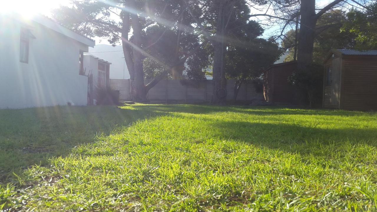 Вилла Hermanus Flower House Экстерьер фото